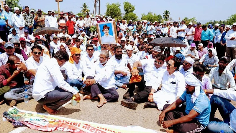 Over 2000 farmers march to Bhopal to protest at CM Mohan Yadav's residence