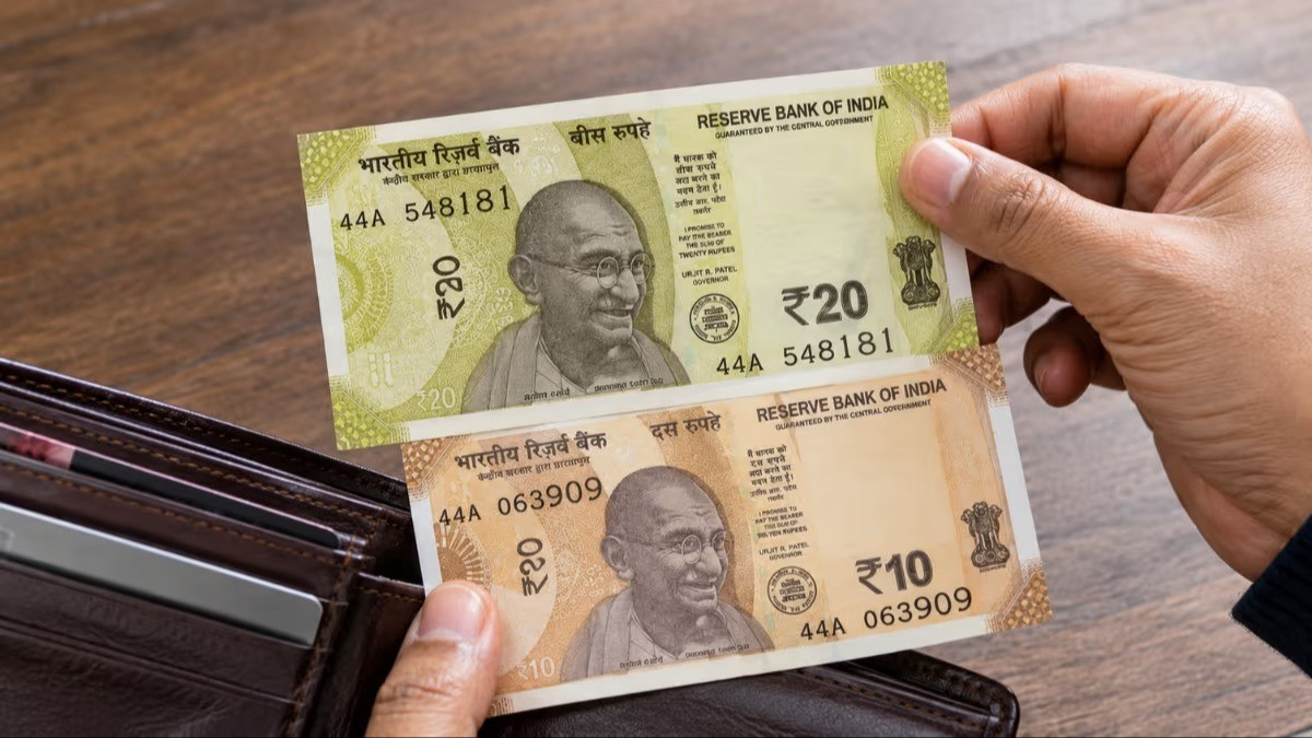 Government approves trial of plastic notes despite high costs